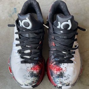 Nike Men’s KD 8 XMAS  Basketball Sneakers